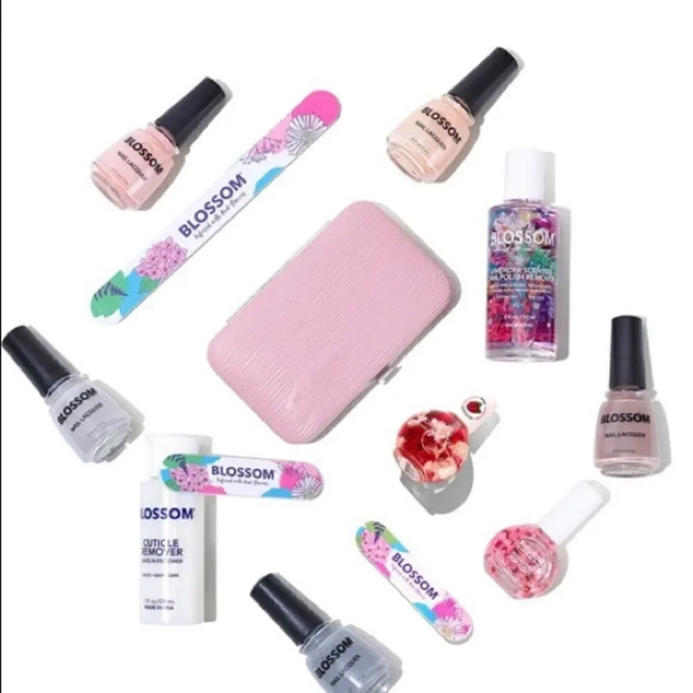 1 LEFT! Blossom Classic Maxi Nail Kit